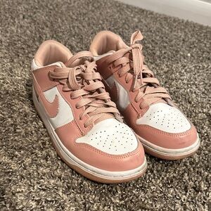 Nike Women's Low-Top Sneakers in Pink and White